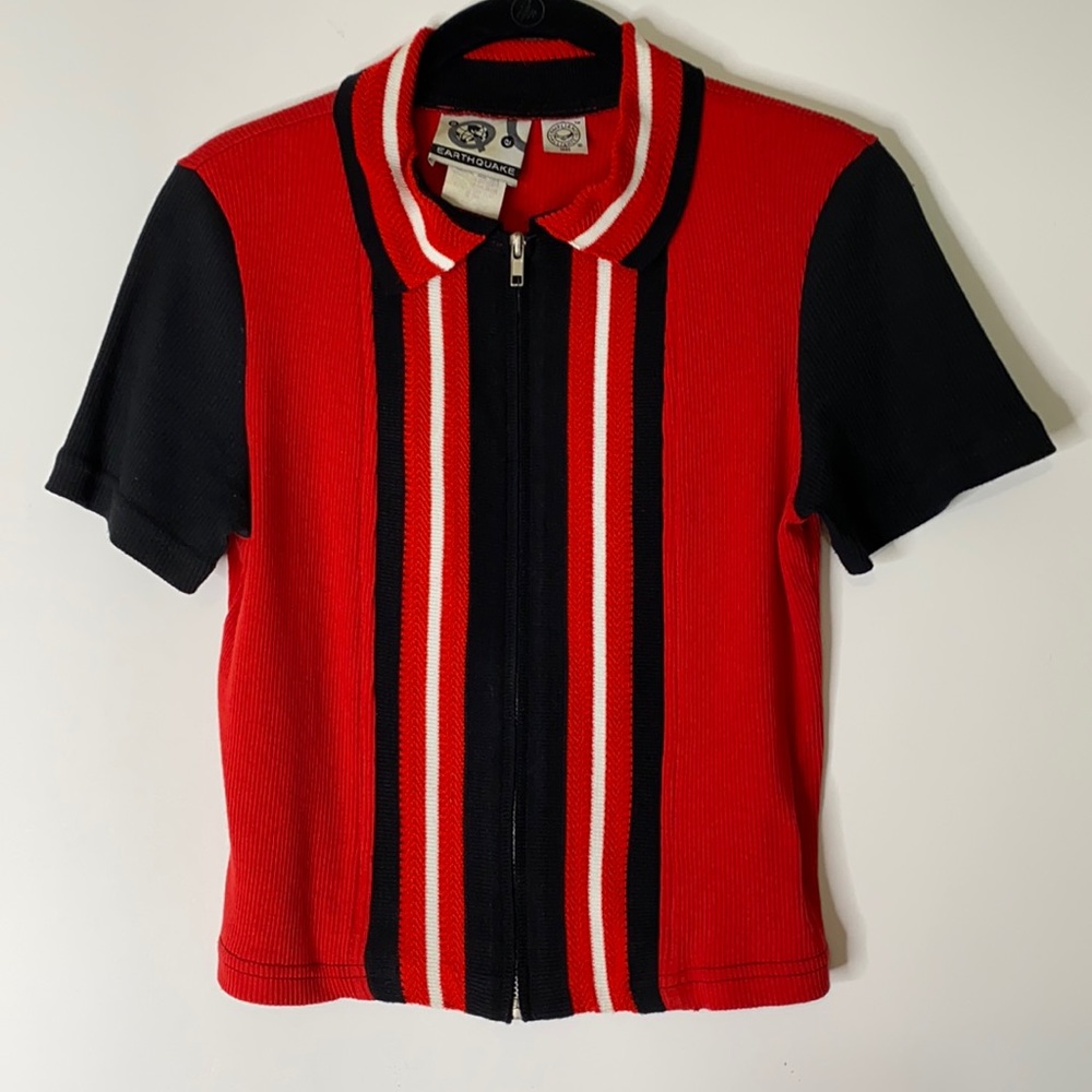 Striped zippered Short Sleeve Top